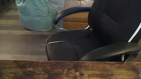 Snapshot of perfecto1957 chatting on February 27, 2026, 4:18 pm perfecto1957 online show from February 27, 2026, 4:18 pm