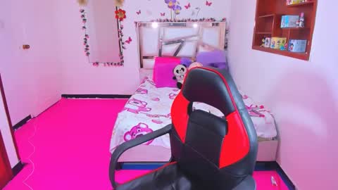 Snapshot of perlabeautiful chatting on February 20, 2026, 1:46 am PERLA online show from February 20, 2026, 1:46 am