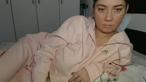 Snapshot of petite_danielle chatting on February 3, 2026, 8:52 am petite_danielle online show from February 3, 2026, 8:52 am
