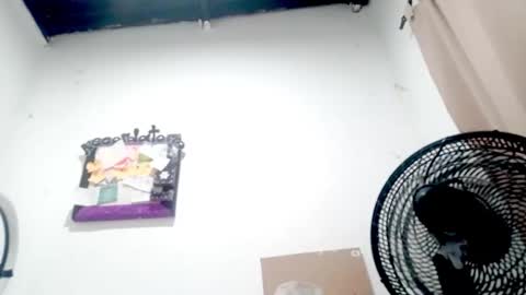 Snapshot of petiteivoryqueen chatting on December 5, 2025, 3:26 am danna online show from December 5, 2025, 3:26 am