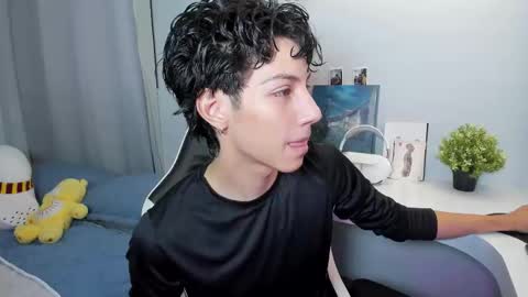 Snapshot of philipe_moonlight_ chatting on December 20, 2025, 10:00 am Phil. INDEPENDENT MODEL online show from December 20, 2025, 10:00 am