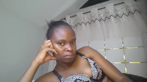 Snapshot of phoebe015 chatting on February 11, 2026, 7:30 pm phoebe online show from February 11, 2026, 7:30 pm