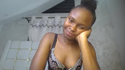 Snapshot of phoebe015 chatting on February 19, 2026, 8:38 pm phoebe online show from February 19, 2026, 8:38 pm