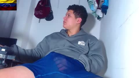 Snapshot of phoenixgnz08 chatting on February 5, 2026, 1:16 pm AdnierGnz online show from February 5, 2026, 1:16 pm