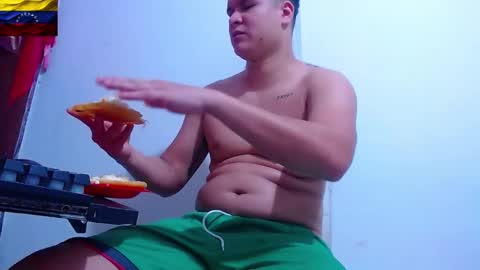 Snapshot of phoenixgnz08 chatting on February 16, 2026, 5:20 pm AdnierGnz online show from February 16, 2026, 5:20 pm