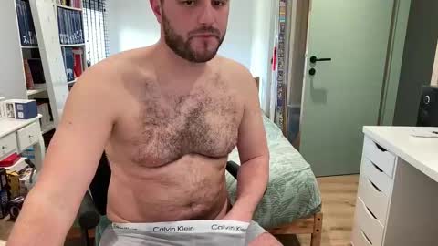 Snapshot of pilou7452 chatting on February 25, 2026, 12:15 pm pilou online show from February 25, 2026, 12:15 pm