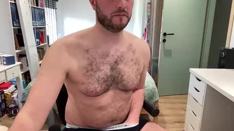 Snapshot of pilou7452 chatting on February 27, 2026, 12:05 pm pilou online show from February 27, 2026, 12:05 pm