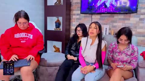 Snapshot of pink_as chatting on February 14, 2026, 4:31 am pink_as online show from February 14, 2026, 4:31 am