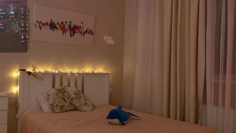 Snapshot of pink_seagull chatting on October 13, 2025, 5:13 pm Eva online show from October 13, 2025, 5:13 pm