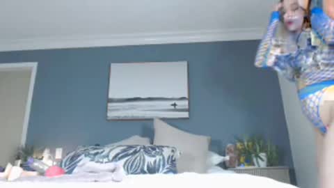 Snapshot of pixiepoems chatting on January 6, 2026, 9:39 pm Pixie Poems online show from January 6, 2026, 9:39 pm