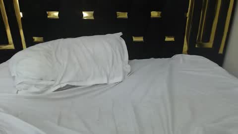 pixietease1 online show from February 14, 2026, 6:37 pm