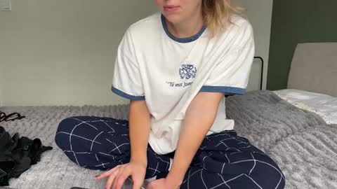 call me Sara  my ONLYFANS  online show from October 17, 2025, 11:46 am