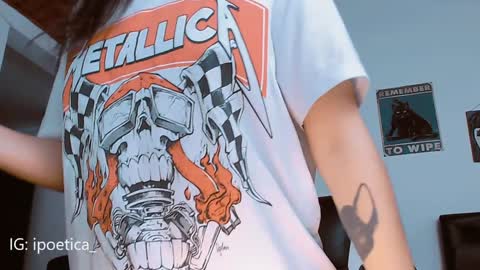 Snapshot of poeeticaa_ chatting on January 28, 2025, 12:11 pm IG ipoetica online show from January 28, 2025, 12:11 pm