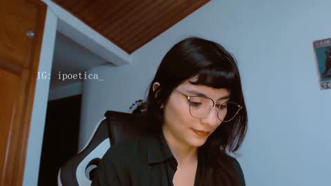 Snapshot of poeeticaa_ chatting on January 30, 2025, 3:19 pm IG ipoetica online show from January 30, 2025, 3:19 pm