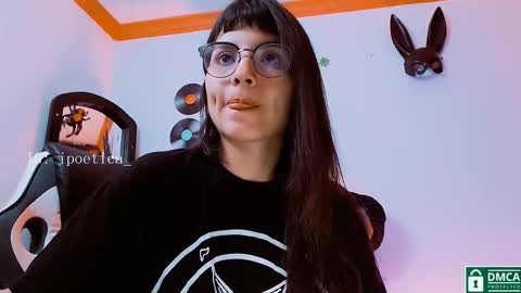 Snapshot of poeeticaa_ chatting on November 25, 2025, 4:18 pm IG ipoetica online show from November 25, 2025, 4:18 pm