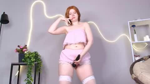 Snapshot of pop__eye chatting on November 21, 2025, 5:06 am Erica online show from November 21, 2025, 5:06 am