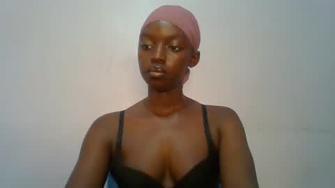 Snapshot of pretty_hearts chatting on February 20, 2026, 6:48 am Shillah online show from February 20, 2026, 6:48 am