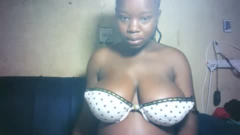 pretty_milan online show from February 20, 2026, 8:05 am