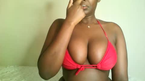 prettyvishy online show from December 1, 2025, 2:38 am