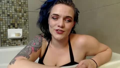 Snapshot of primaldelilah chatting on December 8, 2024, 4:46 am PrimalDelilah online show from December 8, 2024, 4:46 am