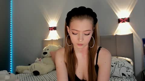 Princess Diana online show from February 9, 2025, 10:32 pm