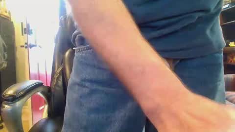 Snapshot of pulltoy1 chatting on January 4, 2025, 4:11 pm pulltoy1 online show from January 4, 2025, 4:11 pm