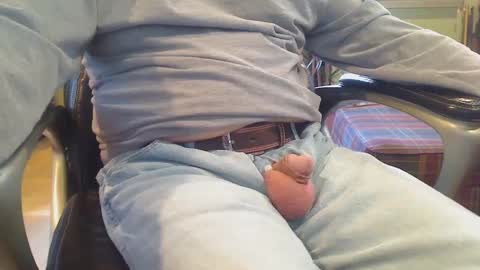 Snapshot of pulltoy1 chatting on January 15, 2025, 4:11 pm pulltoy1 online show from January 15, 2025, 4:11 pm