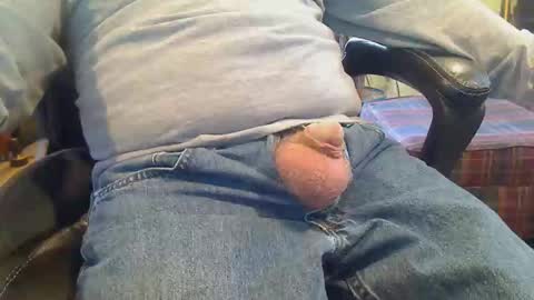 Snapshot of pulltoy1 chatting on February 2, 2026, 4:49 pm pulltoy1 online show from February 2, 2026, 4:49 pm