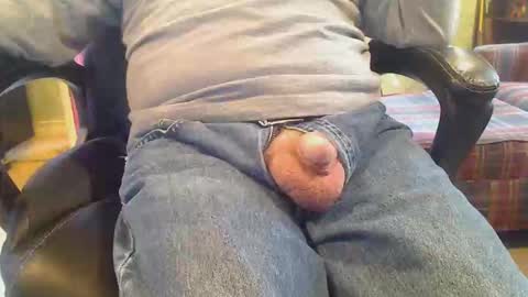 Snapshot of pulltoy1 chatting on February 3, 2026, 5:29 pm pulltoy1 online show from February 3, 2026, 5:29 pm