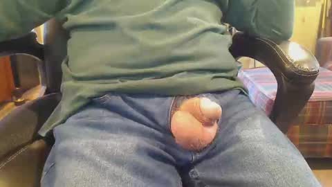 Snapshot of pulltoy1 chatting on February 23, 2026, 5:21 pm pulltoy1 online show from February 23, 2026, 5:21 pm