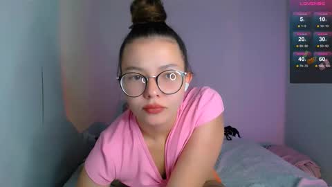 Snapshot of purple_peach chatting on September 22, 2025, 10:28 am Carolyn online show from September 22, 2025, 10:28 am