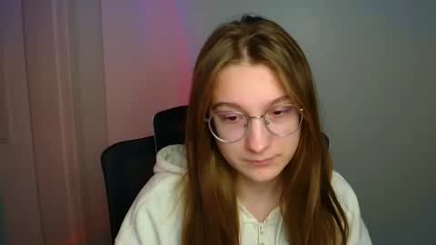 Snapshot of queen_amelie chatting on February 13, 2026, 8:54 am Amelie online show from February 13, 2026, 8:54 am