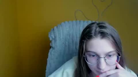 Snapshot of queen_amelie chatting on February 23, 2026, 12:35 pm Amelie online show from February 23, 2026, 12:35 pm