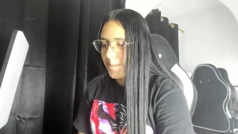 queen_findom1 online show from November 8, 2025, 8:51 pm