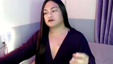 Snapshot of queenbee_mistress chatting on February 16, 2025, 8:43 am queenbee_mistress online show from February 16, 2025, 8:43 am