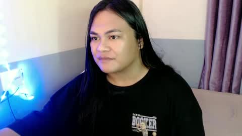 Snapshot of queenbee_mistress chatting on February 18, 2025, 11:55 am queenbee_mistress online show from February 18, 2025, 11:55 am