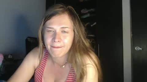 Snapshot of queennicky88 chatting on December 6, 2024, 6:37 am Nico online show from December 6, 2024, 6:37 am