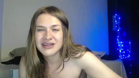 Snapshot of queennicky88 chatting on January 1, 2025, 10:32 am Nico online show from January 1, 2025, 10:32 am