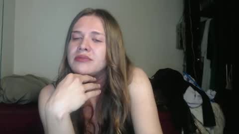 Snapshot of queennicky88 chatting on January 10, 2025, 4:01 am Nico online show from January 10, 2025, 4:01 am