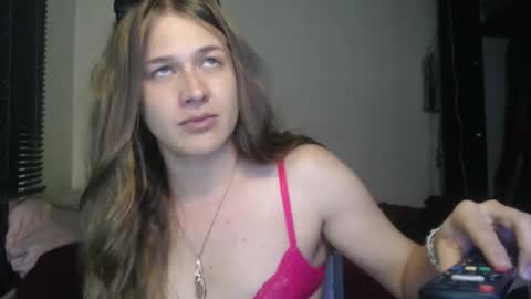 Snapshot of queennicky88 chatting on January 22, 2025, 2:04 am Nico online show from January 22, 2025, 2:04 am