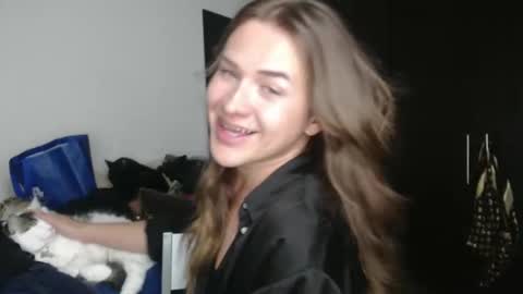 Snapshot of queennicky88 chatting on March 4, 2025, 4:49 am Nico online show from March 4, 2025, 4:49 am