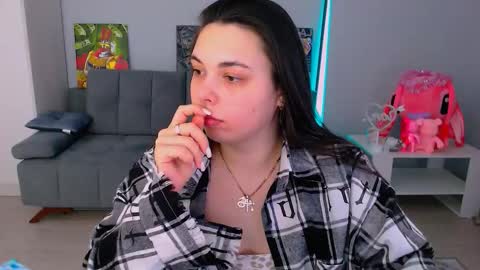 Snapshot of queenofthesense chatting on February 4, 2026, 8:53 am Patricia online show from February 4, 2026, 8:53 am