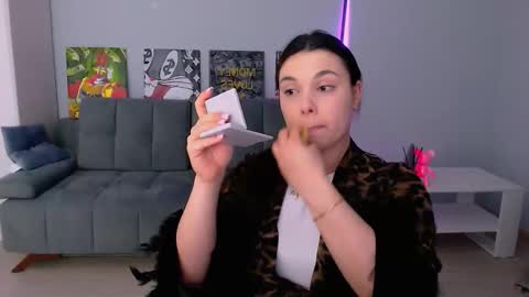 Snapshot of queenofthesense chatting on February 24, 2026, 12:25 pm Patricia online show from February 24, 2026, 12:25 pm