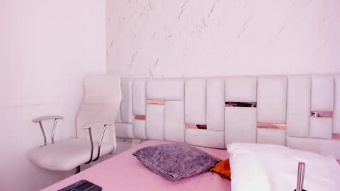  DALIANA  online show from February 25, 2026, 12:04 pm