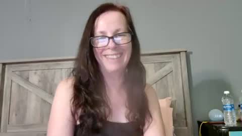 Snapshot of radiantpeachgoddess chatting on February 28, 2025, 5:15 am Radiant Peach Goddess online show from February 28, 2025, 5:15 am