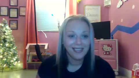 Snapshot of raebabie123 chatting on December 22, 2024, 12:07 am raebabie123 online show from December 22, 2024, 12:07 am