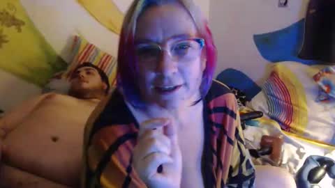 Snapshot of rainbow_n_lucky chatting on December 22, 2025, 5:37 am RainbowNLucky online show from December 22, 2025, 5:37 am