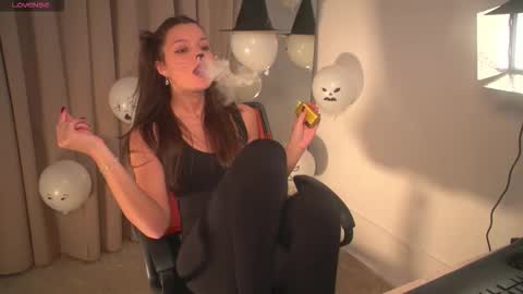 Snapshot of rainevi chatting on October 23, 2025, 7:12 pm rainevi online show from October 23, 2025, 7:12 pm