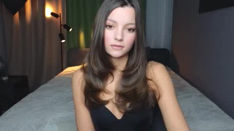 Snapshot of rainevi chatting on February 27, 2026, 3:23 pm rainevi online show from February 27, 2026, 3:23 pm