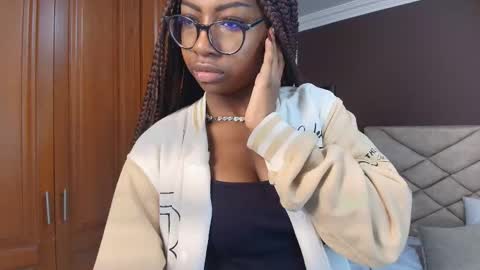 Snapshot of raqueljones_ chatting on February 2, 2026, 12:26 pm Raquel online show from February 2, 2026, 12:26 pm